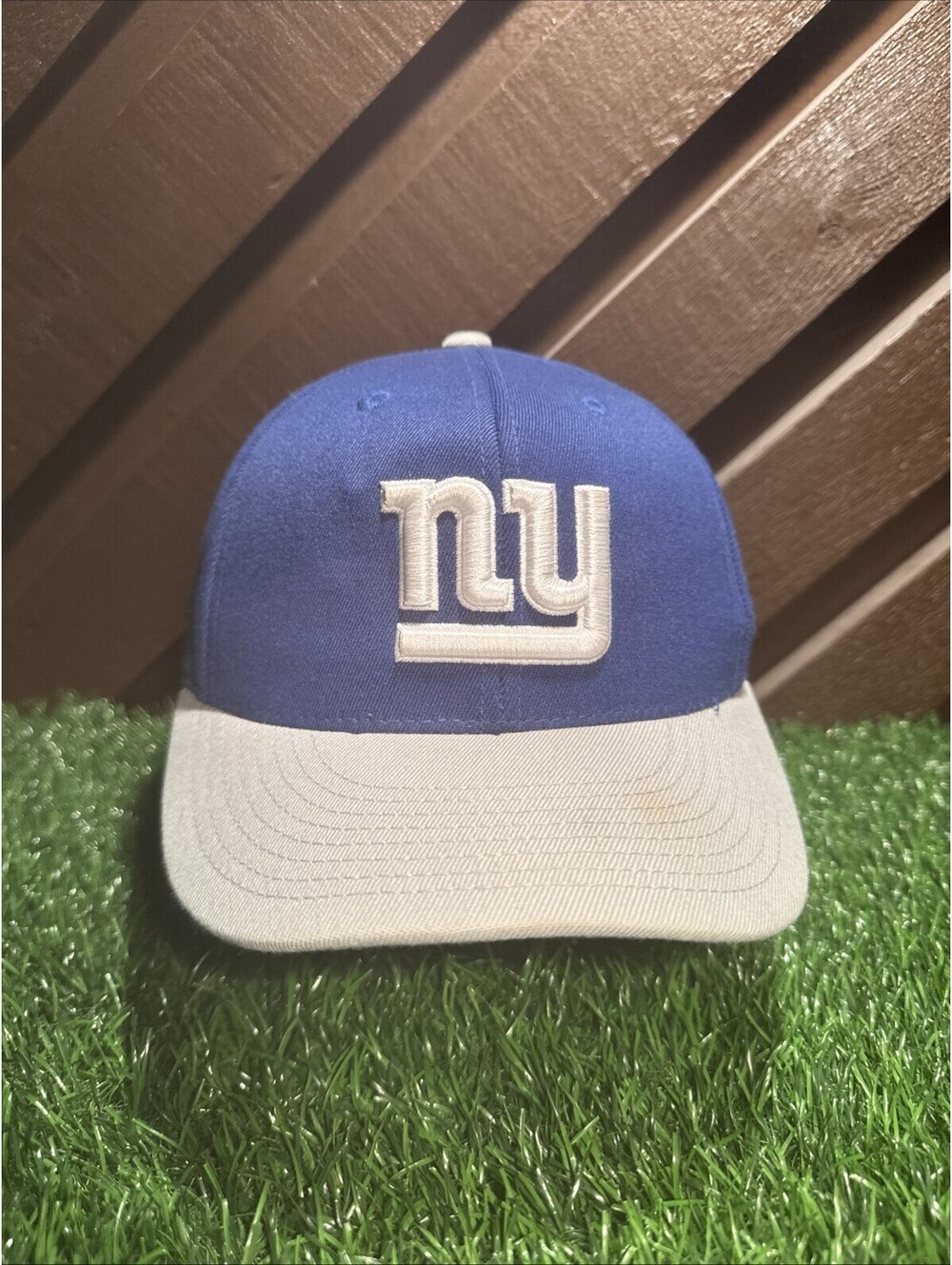 VTG Y2K New York Giants Stretch Fit Hat Size  7 1/4.- 7 5/8 By Reebok